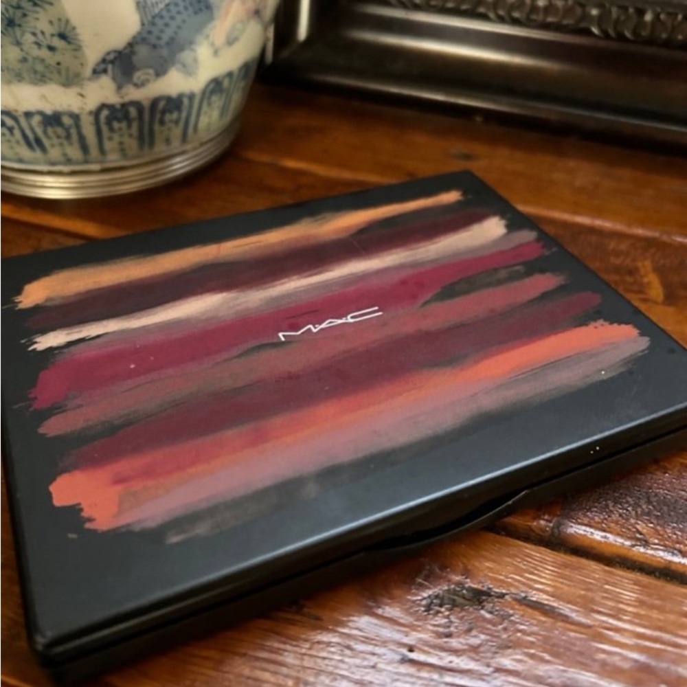 MAC Multicolor Eyeshadow Palette